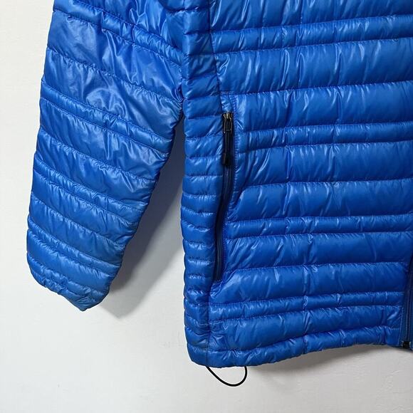 Patagonia Men’s Ultralight Down Hooded Jacket Size M Blue Hiking Packable Men's - Picture 8 of 9